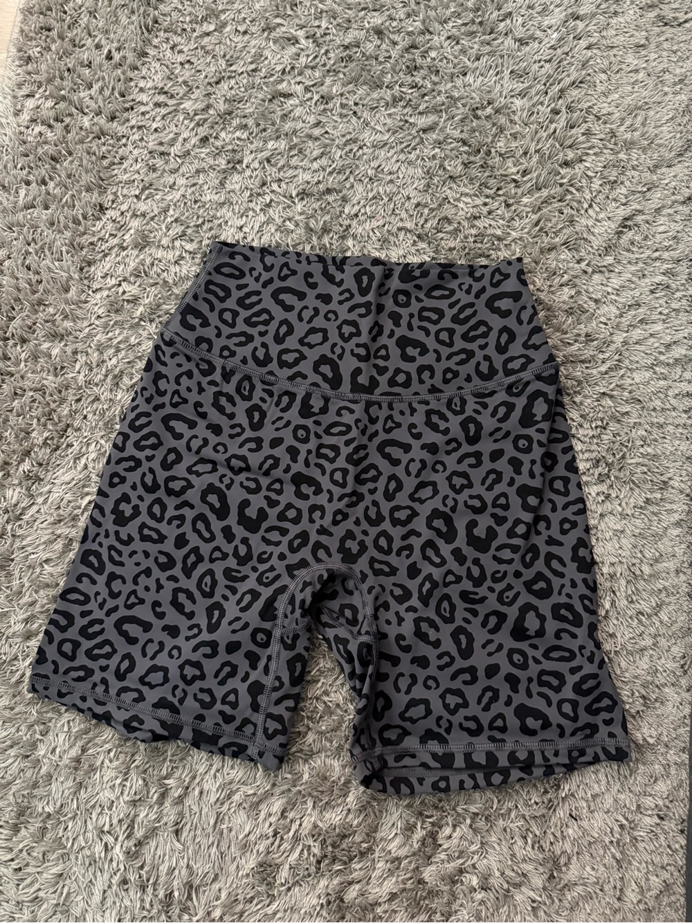 Kamo Fitness High-Waist Leopard Print Bike Shorts - Black/Gray